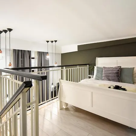 Regina Elisabeta Duplex-style Studios: Cozy Haven In The City Center Bucarest