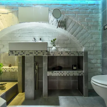 Regina Elisabeta Duplex-style Studios: Cozy Haven In The City Center * Bucarest