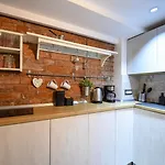 Apartmán Regina Elisabeta Duplex-style Studios: Cozy Haven In The City Center *