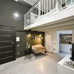 Apartment Regina Elisabeta Duplex-style Studios: Cozy Haven In The City Center *