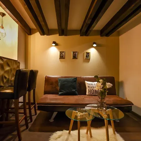 Regina Elisabeta Duplex-style Studios: Cozy Haven In The City Center Bucarest