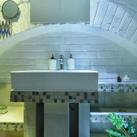 Regina Elisabeta Duplex-style Studios: Cozy Haven In The City Center