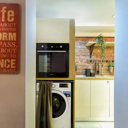 Regina Elisabeta Duplex-style Studios: Cozy Haven In The City Center *