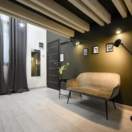 Regina Elisabeta Duplex-style Studios: Cozy Haven In The City Center Apartment *