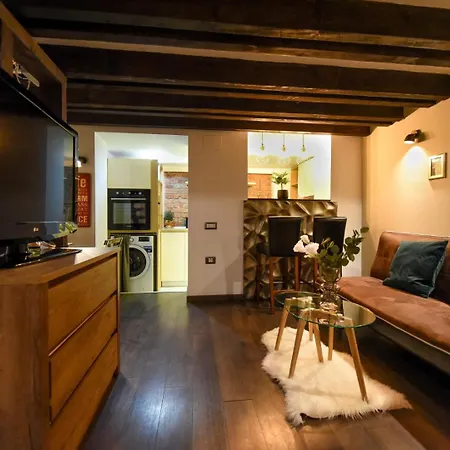 Apartment Regina Elisabeta Duplex-style Studios: Cozy Haven In The City Center Bucharest