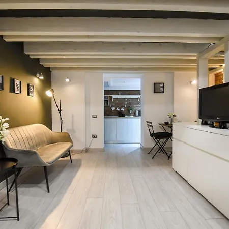 Regina Elisabeta Duplex-style Studios: Cozy Haven In The City Center