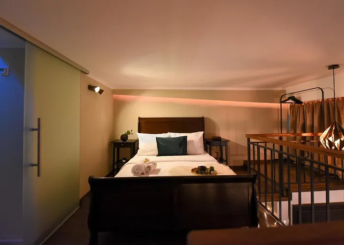 Regina Elisabeta Duplex-style Studios: Cozy Haven In The City Center *