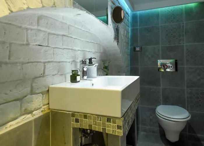 Regina Elisabeta Duplex-style Studios: Cozy Haven In The City Center Appartamento