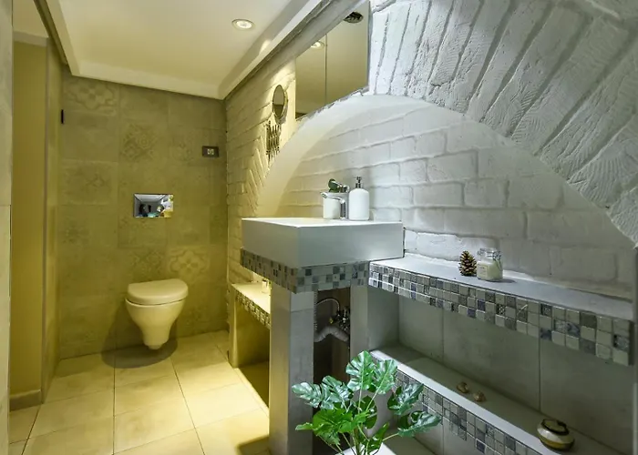 Regina Elisabeta Duplex-style Studios: Cozy Haven In The City Center