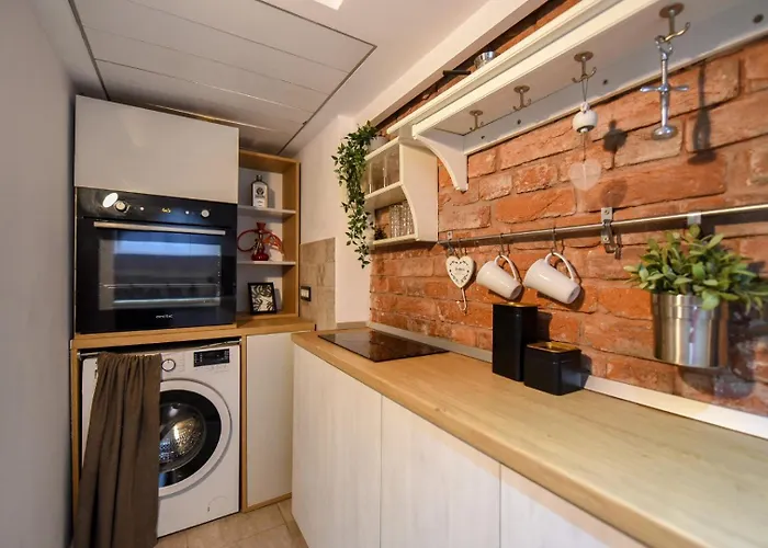 Regina Elisabeta Duplex-style Studios: Cozy Haven In The City Center Appartamento