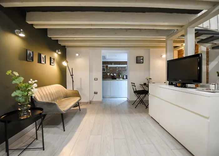 Regina Elisabeta Duplex-style Studios: Cozy Haven In The City Center