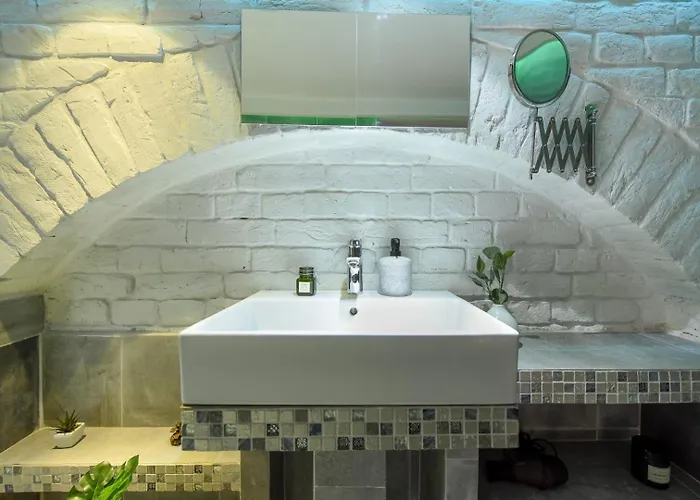 Regina Elisabeta Duplex-style Studios: Cozy Haven In The City Center Appartamento