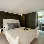 Regina Elisabeta Duplex-style Studios: Cozy Haven In The City Center Bucarest