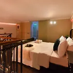 Regina Elisabeta Duplex-style Studios: Cozy Haven In The City Center 公寓