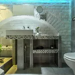 Regina Elisabeta Duplex-style Studios: Cozy Haven In The City Center * Bucarest