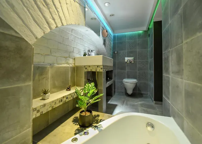 Regina Elisabeta Duplex-style Studios: Cozy Haven In The City Center * Bucharest