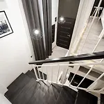 Regina Elisabeta Duplex-style Studios: Cozy Haven In The City Center アパート ブカレスト
